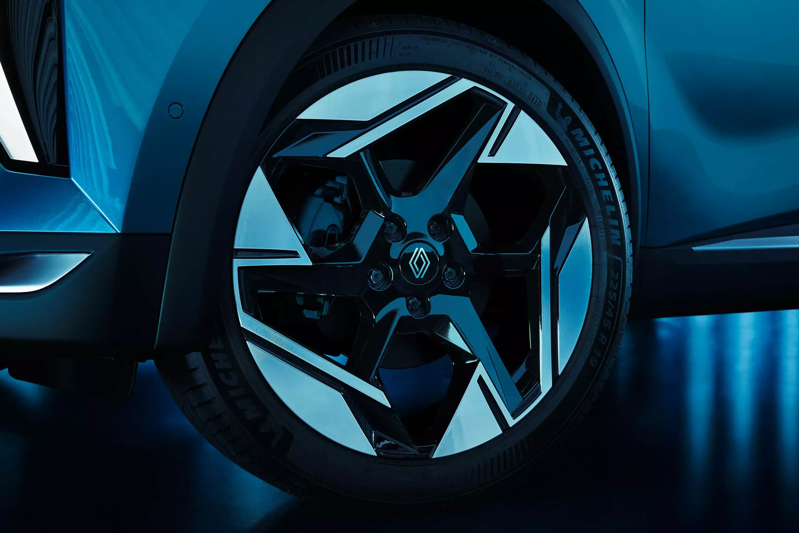 RENAULT SYMBIOZ E-TECH FULL HYBRID